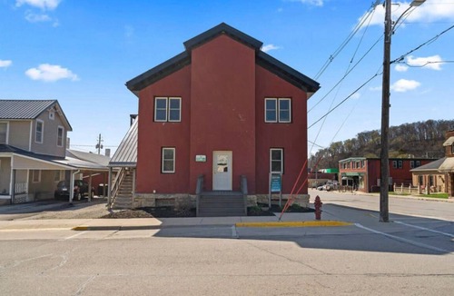 Elkader Apartment | Driftless Suite