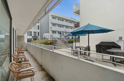Edgehill Condo | Eco-Friendly Condo with Shared Seasonal Pool, Balcony, and Free WiFi
