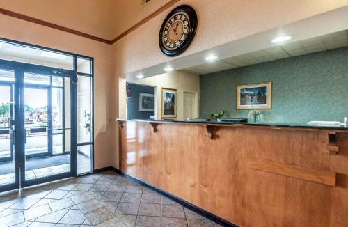 Middletown Hotel | Econo Lodge Inn & Suites Middletown - Winchester South