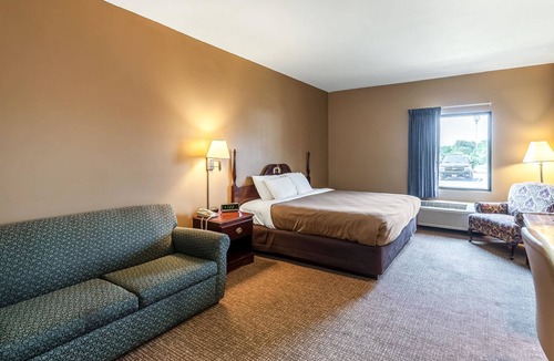 Middletown Hotel | Econo Lodge Inn & Suites Middletown - Winchester South