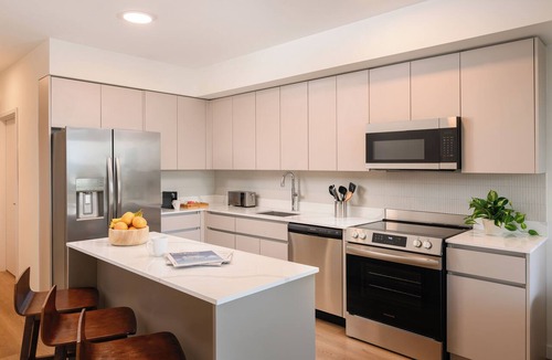 Midtown Apartment | Edgewater 2BR Luxury Suite | Balcony + Pool & Gym | Sense28 by AvantStay