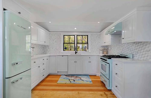 Wareham Center House | Edgewater Sanctuary | Fully Off Grid Ocean Cottage | Directly on Buzzard's Bay