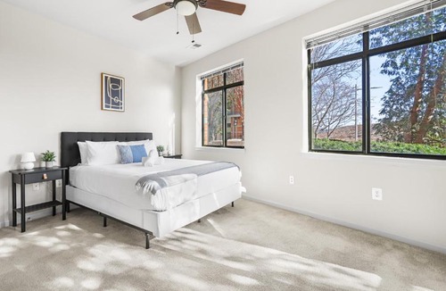 Arlington Apartment | Elegance & Comfort Await You in Our Apt