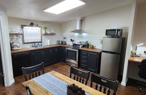 Electra House | Elegantly Rustic 3 Bedroom 2 Bath Modern Farmhouse Cottage