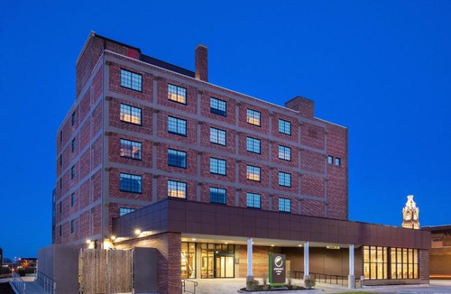 Moline Hotel | Element by Marriott Moline