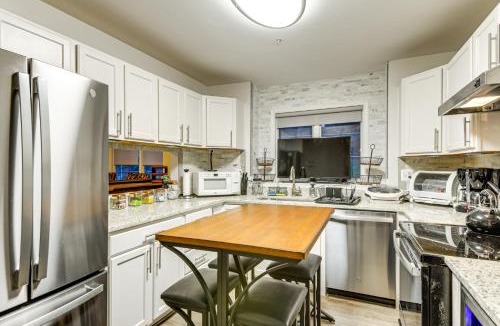 Fairland House | Elevator In-Unit: 3-Story Condo Only 14 Mi to DC!