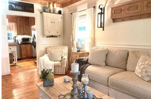 Manchester House | Enchanting, romantic and fun river getaway