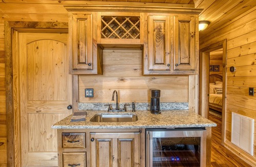 Blue Ridge Cabin | Endless Views, Secluded Cabin Hot Tub & Fireplaces