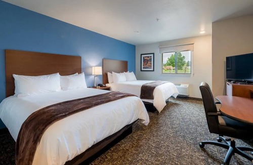 Meridian Hotel | Enjoy Comfort in Pet-Friendly Room with Full Kitchen - Great Location