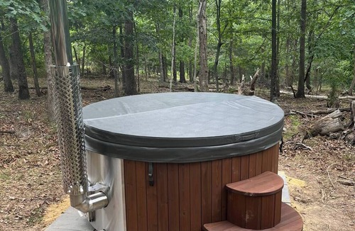 Berkeley Springs Apartment | Enjoy this cabin/tiny home on 24 acres of oak and hickory forest close to Berkeley Springs, WV