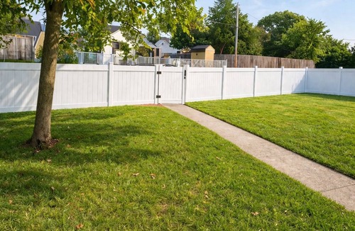 Glen Burnie House | Entire Home in Glen Burnie - 3 Bedroom Fully Fenced