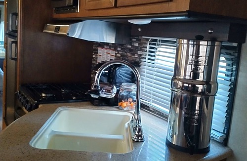Jensen Beach Cottage | Escape to Coastal Bliss: Charming Downtown Jensen Beach Vacation Camper