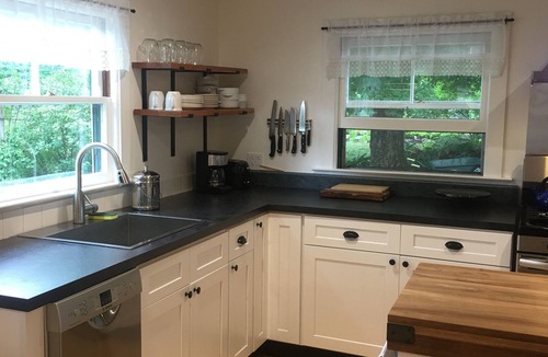 Putney House | Escape to peaceful Putney Vermont