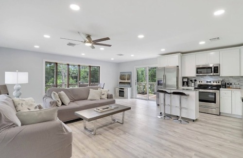 Palm Beach Country Estates House | Estate escape with 2 houses, pool, Roger stadium, Beach, Alton, PGA and I-95