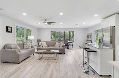 Palm Beach Country Estates House | Estate escape with 2 houses, pool, Roger stadium, Beach, Alton, PGA and I-95