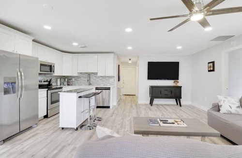 Palm Beach Country Estates House | Estate escape with 2 houses, pool, Roger stadium, Beach, Alton, PGA and I-95