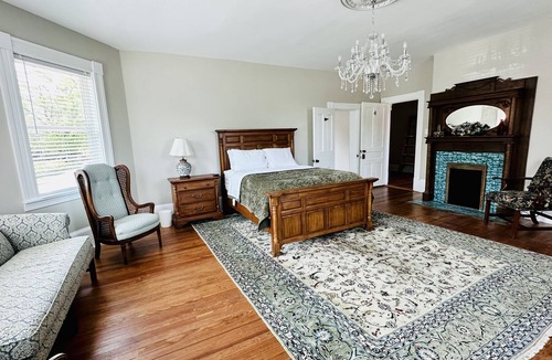 Sperryville House | Estes Manor Sperryville Room 4