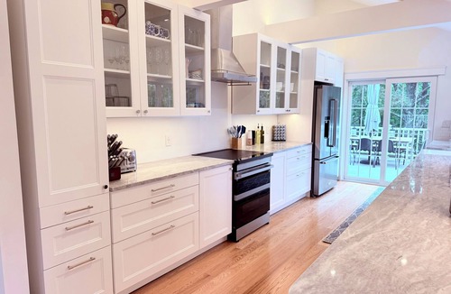 Edgartown House | Exclusive Oyster Pond Retreat With Private Beach, New Kitchen and Boat