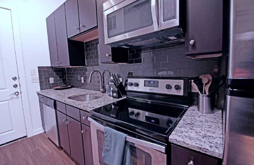 Barton Heights Condo | Executive Condo Steps from Downtown