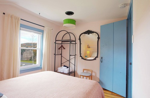 Jefferson House | Experience a Bespoke Farmhouse with Private Trails