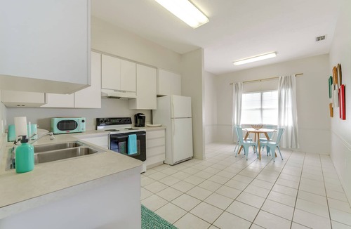 Springs at Kings Bay Apartment | Explore Dtwn Crystal River: Walkable Duplex Unit