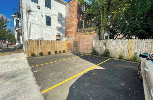 Downtown Baltimore Apartment | Exquisite 1st Floor One Bedroom in Historic Marble Hill w/Modern Amenities