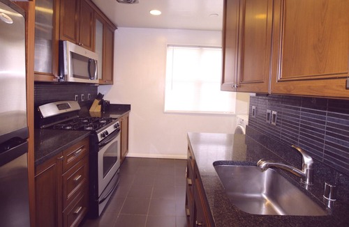 Annandale House | Fabulous 2 bedroom townhouse in Fairfax VA