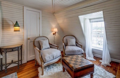Belmont Apartment | Fairytale Loft Suite | 1 bed, 1 bath Luxury Apartment in Downtown Belmont