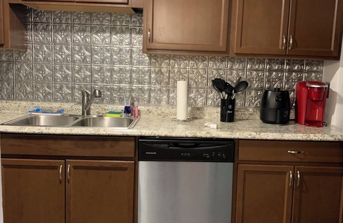 Downtown Baltimore House | Family-friendly home in Baltimore with WiFi, AC, Pool table, Washer & dryer