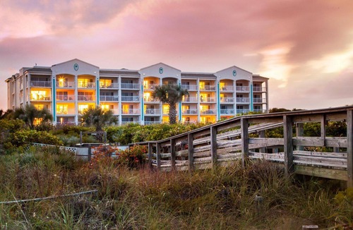 Port Canaveral Condo | ★Family Friendly Beach Resort with Water Park - Spacious - Sleeps 8