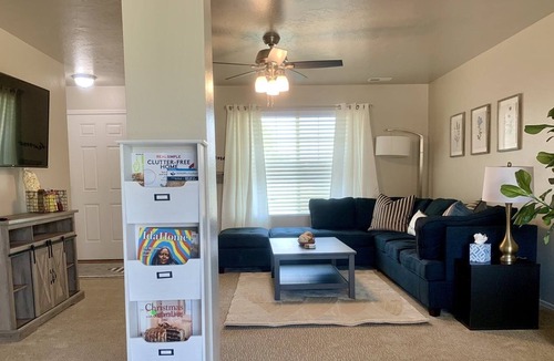 Star House | Family Home Great For Gatherings + Office
