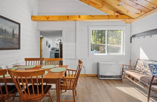 Alexandria House | Fantastic 3-bedroom house, lake views, streams, hiking, skiing and snowmobiling!
