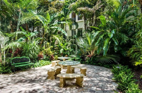 Palm Beach Condo | FIFA/Pool/StepsToBeach/Dining/PenthouseStudioSuite