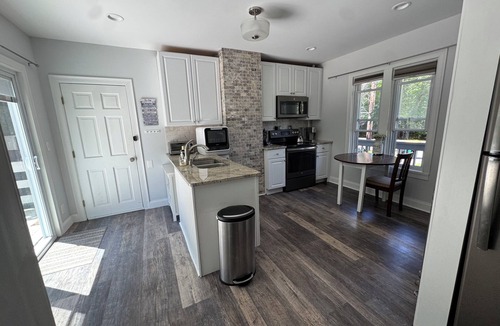 Albion Apartment | FIFA World Cup Stay. Near I-95 & Route 1