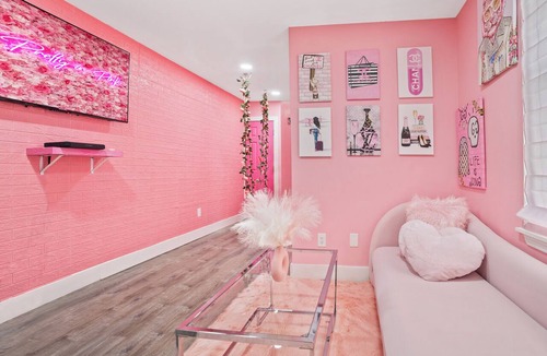 North Philadelphia West House | FIFA World Cup Philly Stay - Pink Mini Unit With Pool