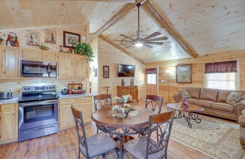 Tumbling Shoals Cabin | Fire Pit + Deck: Cabin by Greers Ferry Lake!