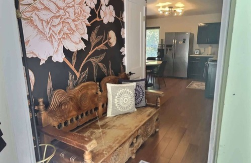Eureka Springs Historic District Apartment | Fire Pit on deck, Walk to Coffee, Massage, Bar