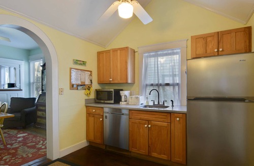 Historic Seaport House | First Breath by AvantStay | Close to Old Town w/Pool | Month Long Stays Only