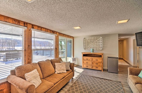 Cotter House | 'Fish House' w/Deck, Fire Pit & River Views
