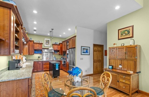 Steinhatchee House | Fisherman's Cove -Waterfront home with private dock on the River sleeps 10