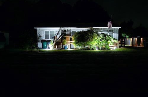 Taylor Creek House | Fisherman's Hideaway! Home on canal in Okeechobee!