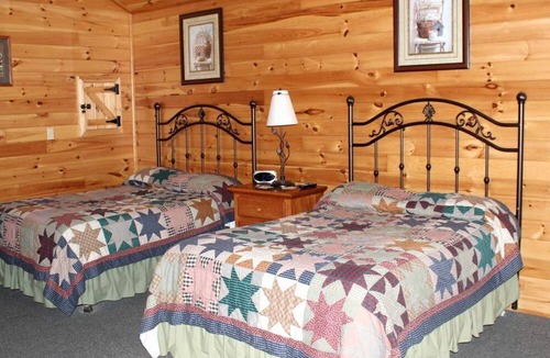 Flintstone Cabin | Flintstone Luxury Cabin for Fun Maryland Getaways