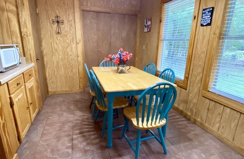 Sabinal Cabin | Float 2 Cabin! Private Frio River Access ~ Gated Comanche Crossing, Concan!