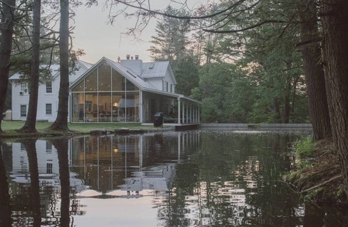 Town of Highland House | Floating Farmhouse