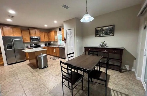 Rockledge House | Florida Beach & Theme Parks, Cozy Spa & Lake Views
