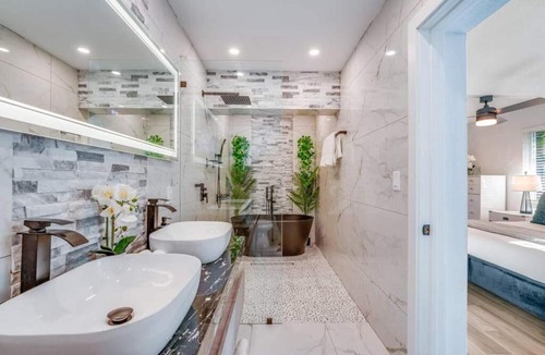 Croissant Park Villa | Fox Private Resort-Heated Pool, Spa-Downtown&Beach