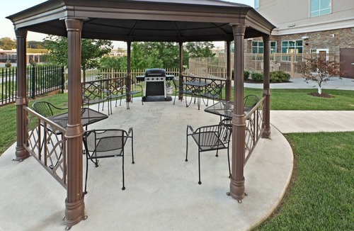 Rogers Condo | Free Breakfast. Gym. Close to Mercy Hospital Northwest Arkansas!