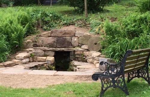 Ligonier House | Friendly home in the heart of Ligonier
