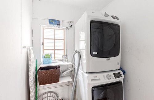 Castine House | Friendly home with our separate condos & free WiFi in the heart of downtown