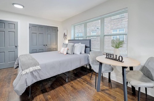 Walnut Hills Apartment | Frontdesk | Bright Studio Apt in Walnut Hills